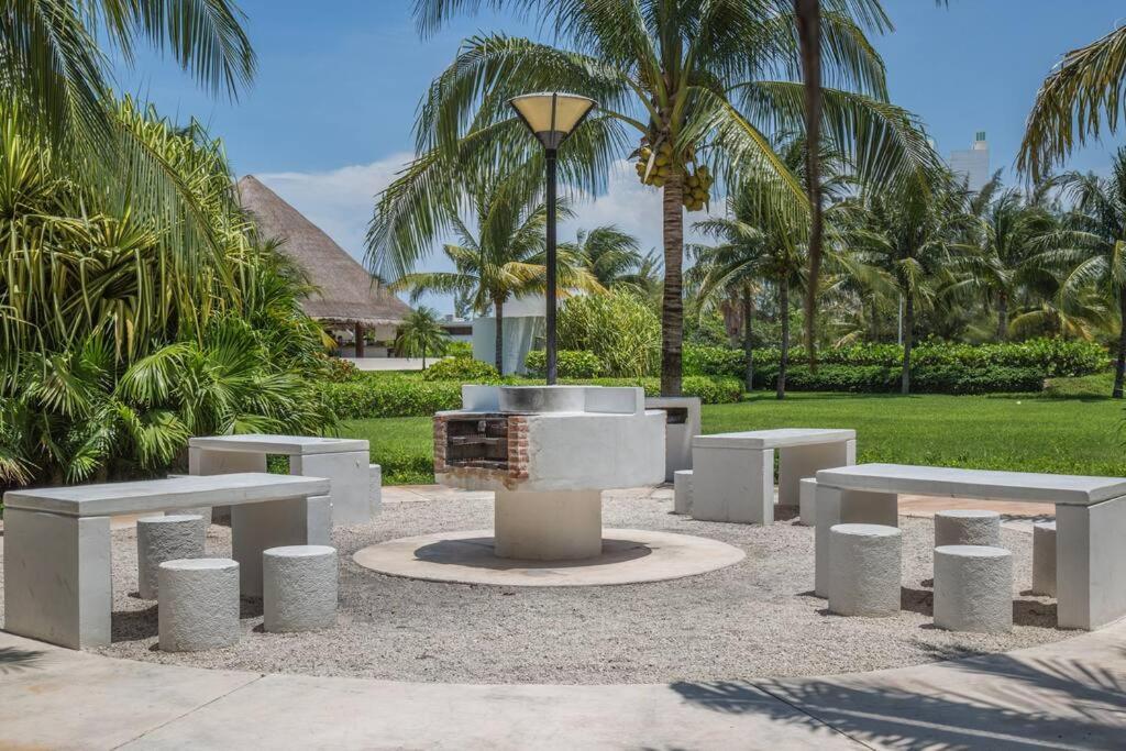 Reef Beachfront 3Bdr Apartment By Casa Paraiso Cancún Kültér fotó
