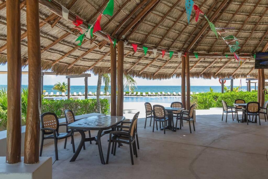 Reef Beachfront 3Bdr Apartment By Casa Paraiso Cancún Kültér fotó